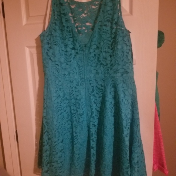 David's bridal dress in Malibu size 22 - Picture 2 of 4